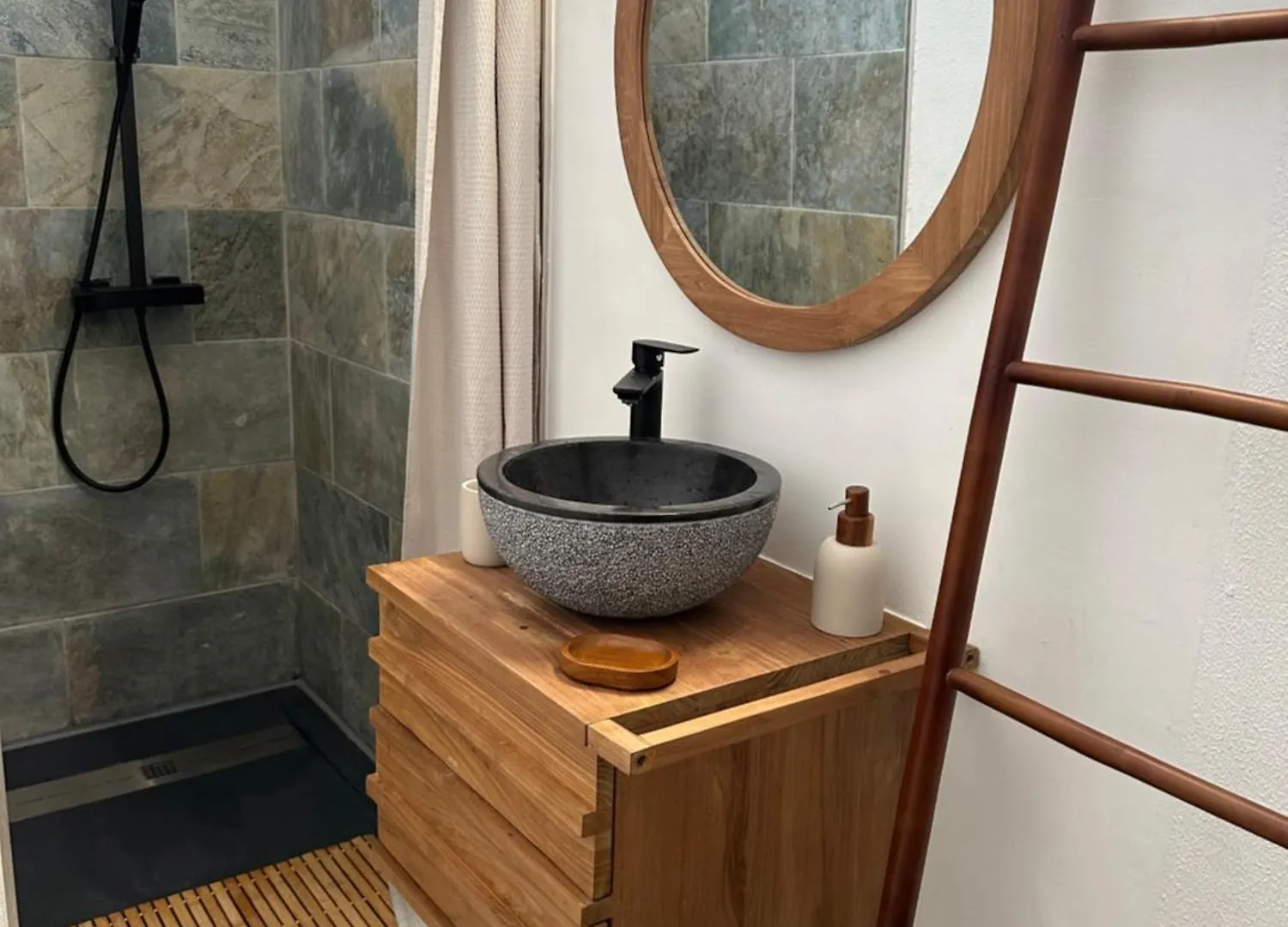 Studio Karaibes ساينت آن